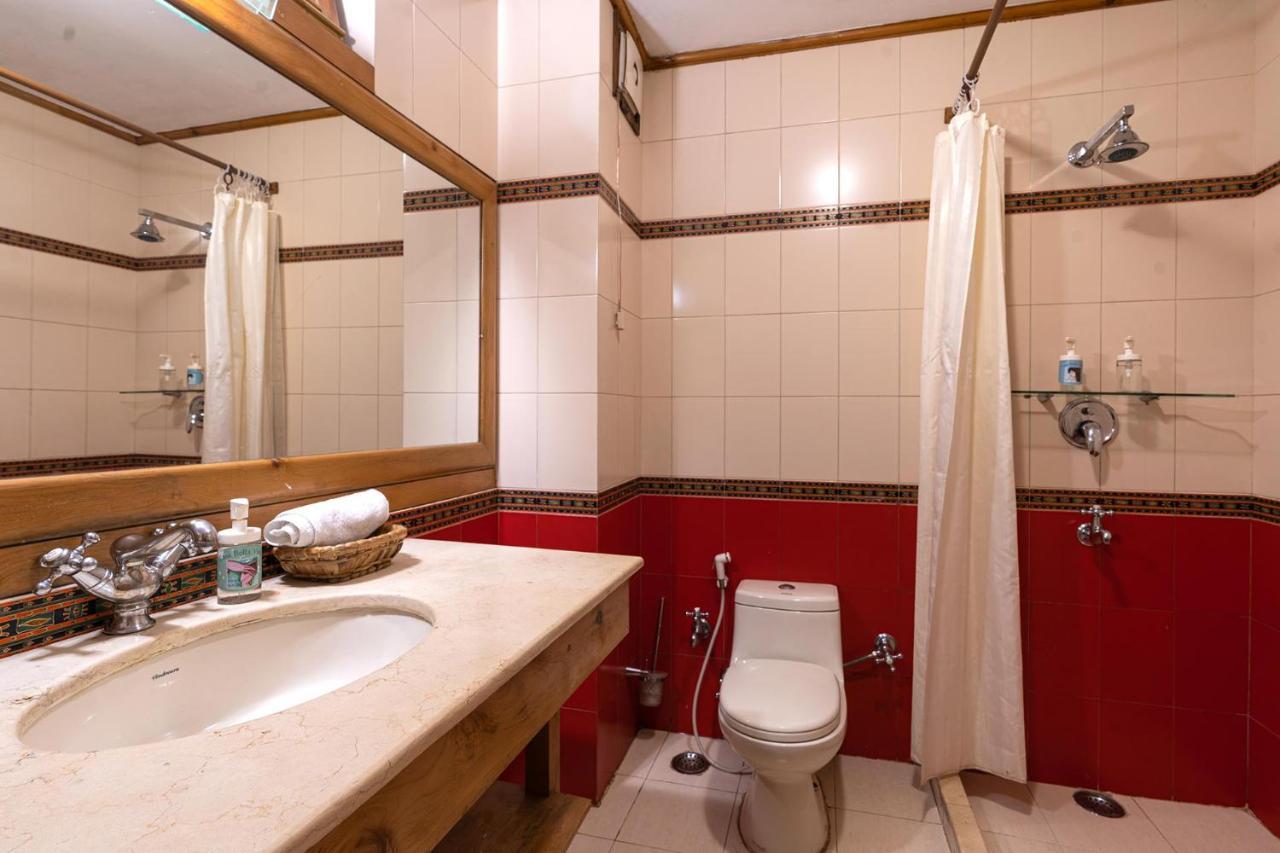 Stayvista At Casa Bella Vista- Mall Road Манали Экстерьер фото