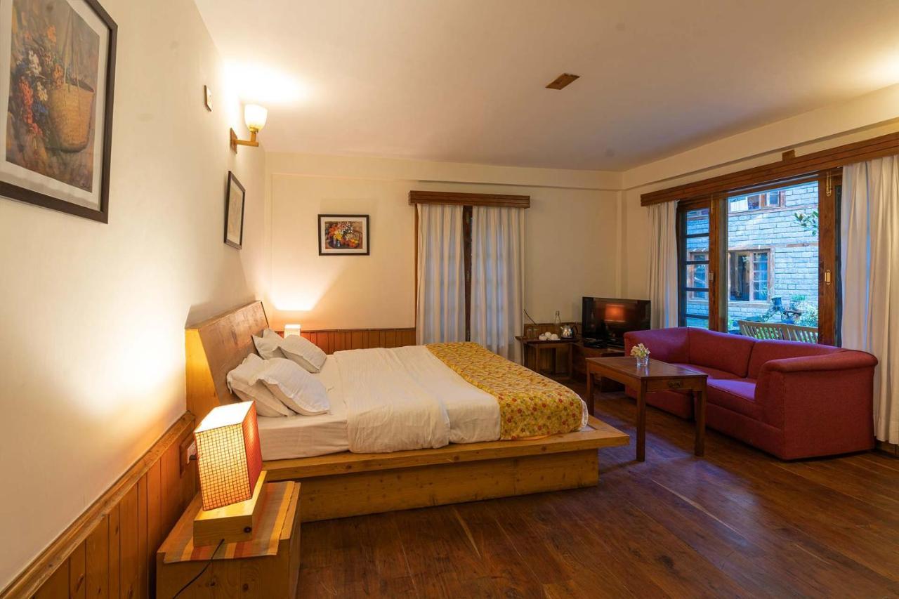 Stayvista At Casa Bella Vista- Mall Road Манали Экстерьер фото